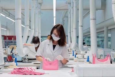普拉達Prada 意大利工廠復產,員工復工前檢測血清